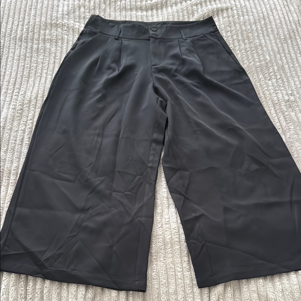 Black Wide-Leg Culottes